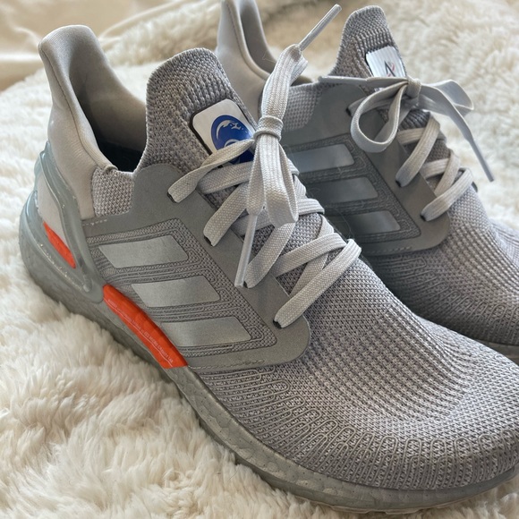 Ultraboost Sz7.5 - Picture 2 of 5